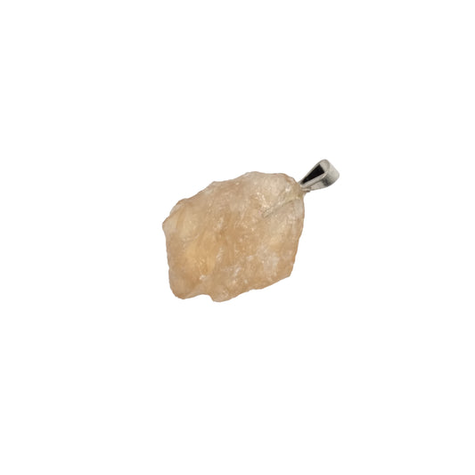 Un pendentif pierre brute en citrine du Brésil de qualité A+.