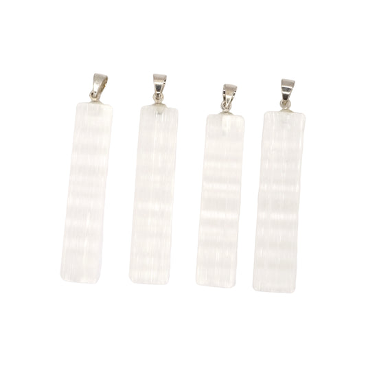 Pendentifs pierres brutes en sélénite du Maroc de qualité AA.