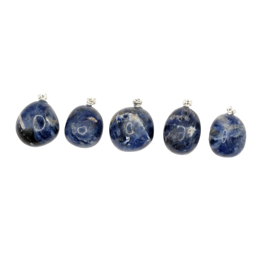 Pendentif pierre roulée en sodalite de Namibie.