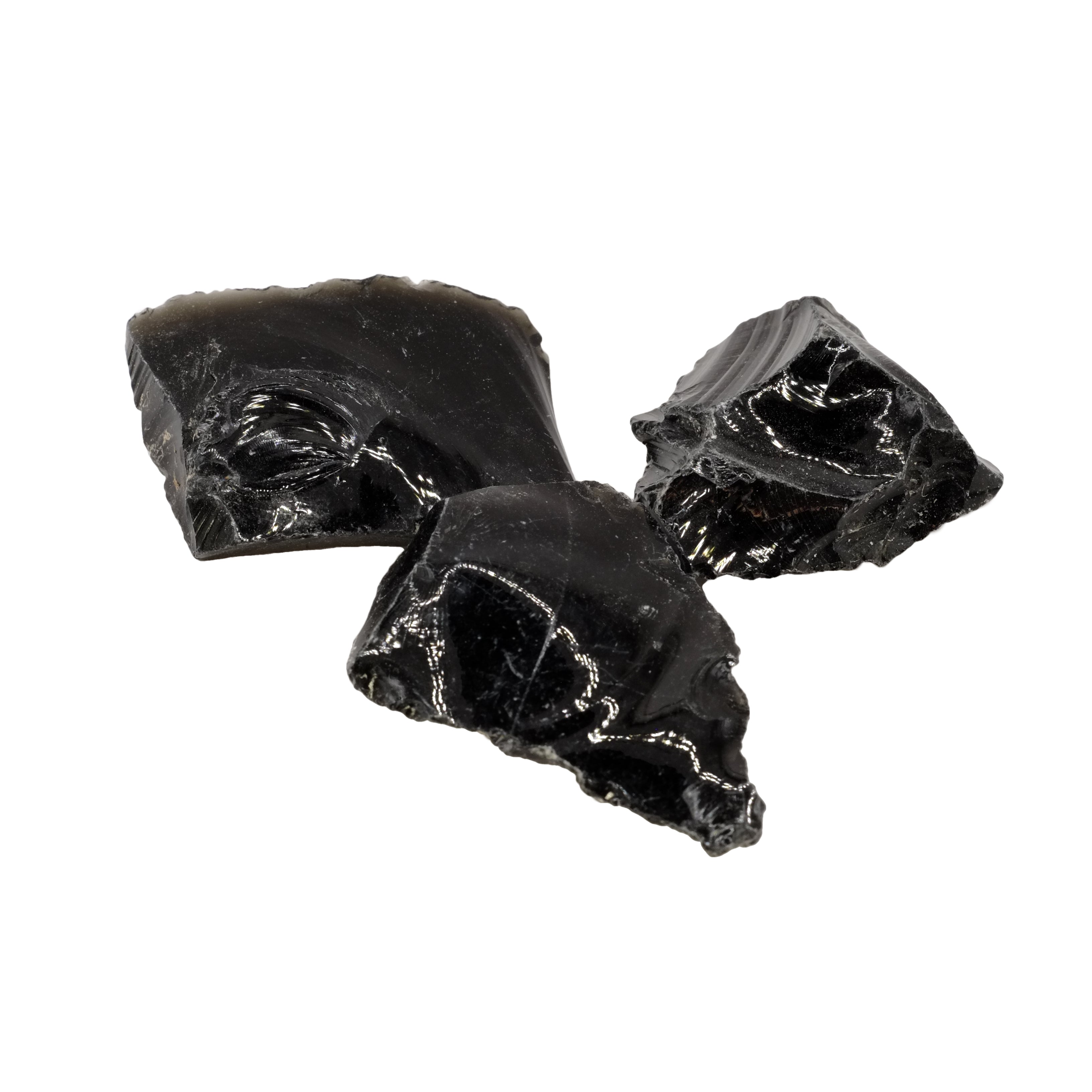 Pierres brutes de taille moyenne en obsidienne noire de qualité A provenant du Mexique.