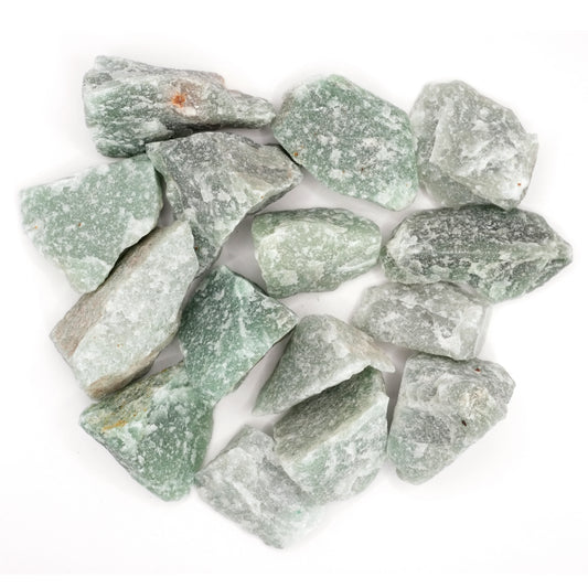 Ces pierres brutes en aventurine verte de qualité A proviennent du Brésil, et mesurent entre 3 et 8 cm.