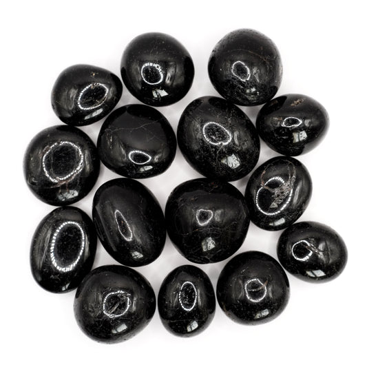 Ces pierres roulées en tourmaline noire de qualité AA proviennent du Brésil, et mesurent entre 1,5 et 3 cm.