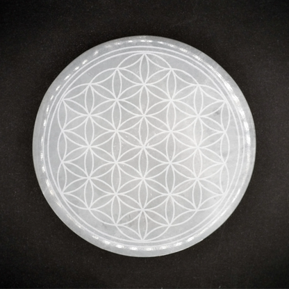 Plaque ronde en sélénite du Maroc de qualité A+ (Élevée), avec motif "fleur de vie".